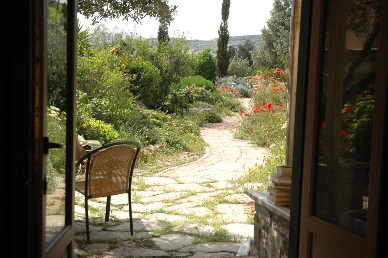 To The Garden Angairiá